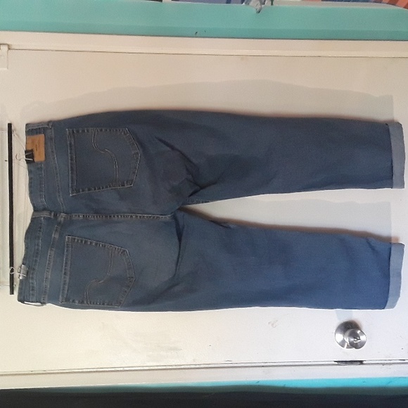 NWOT Levi Strauss Boyfriend Style Ripped Jeans - Picture 2 of 6